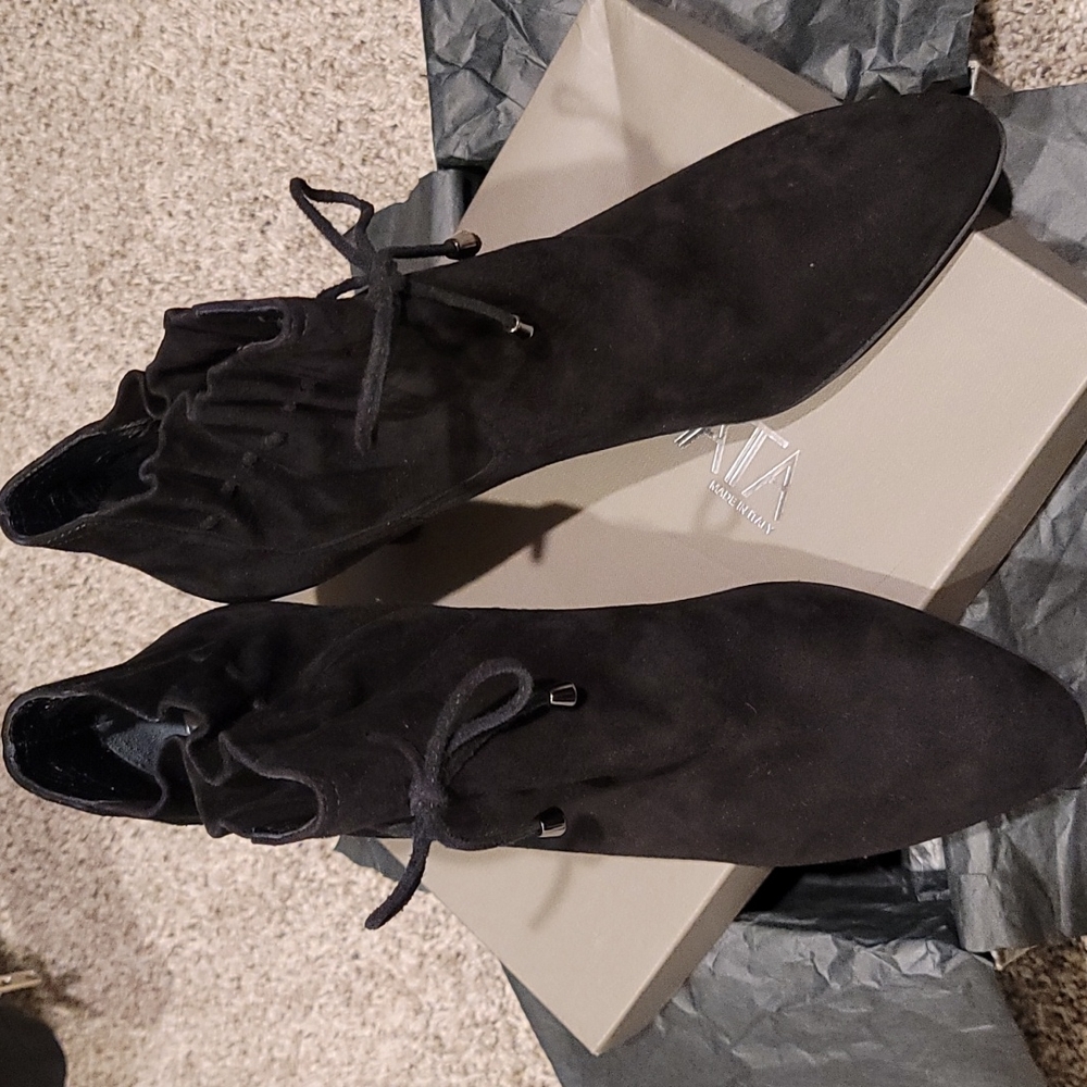 US10 Real suede black booties
